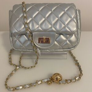 NWOT WOMENS FAUX LEATHER PURSE